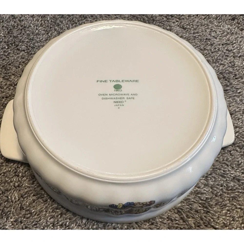Happy Holidays 1.5 Qt Round Covered Casserole By Nikko